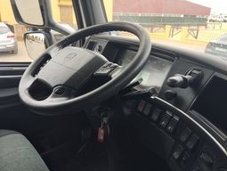 Volvo FM 370 - GRUA