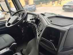 Volvo FM 370 - GRUA
