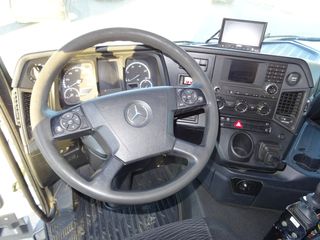 Mercedes-Benz AROCS  33 51-GRUA