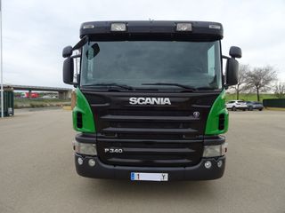SCANIA P 340 - GRUA