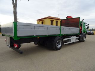 SCANIA P 340 - GRUA