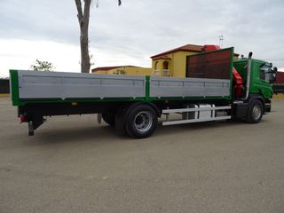 SCANIA P 340 - GRUA