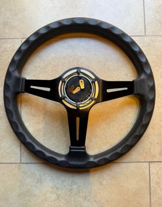 Volante Nardi Desplazado