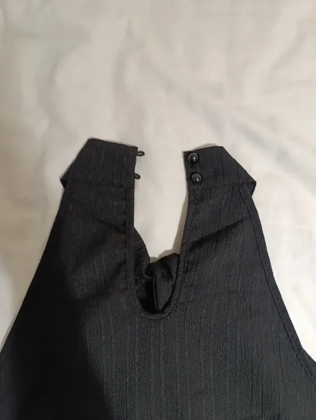 Top negro sin mangas