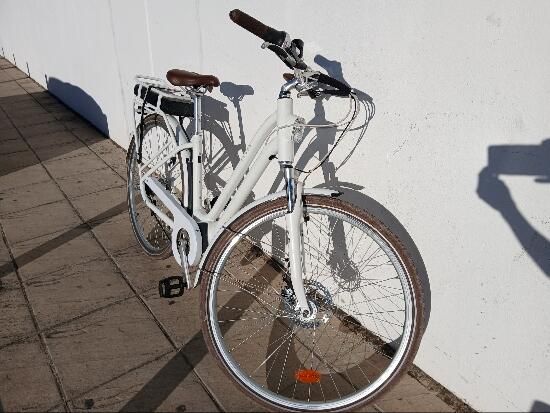 BICICLETA URBANA ELÉCTRICA ELOPS 920 CUADRO BAJO