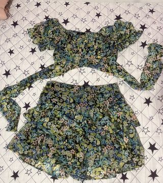Conjunto Top y Falda-pantalon
Estampado Floral