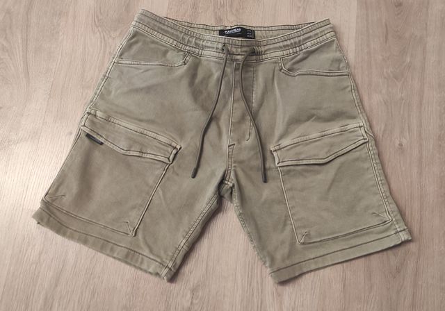Pantalones cortos cargo Pull&Bear M verde militar