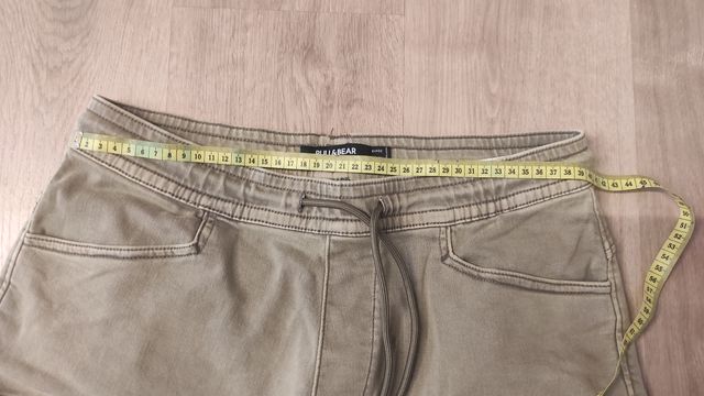 Pantalones cortos cargo Pull&Bear M verde militar