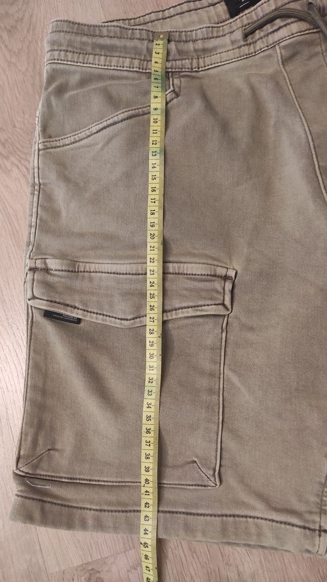 Pantalones cortos cargo Pull&Bear M verde militar