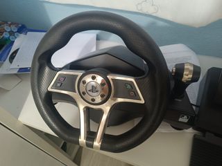 Volante y Pedales PS4 Logitech