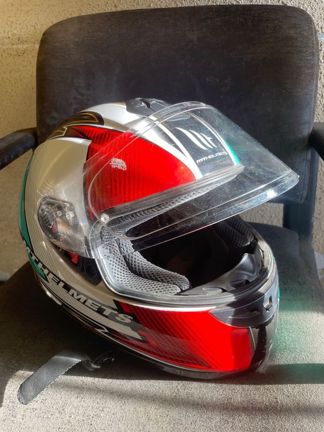 Casco Moto MT Helmets Diseño Italiano