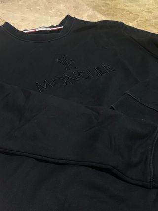Sudadera Moncler Negra Logo Bordado