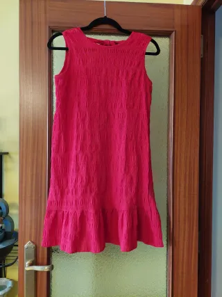 Vestido rojo con lazos en espalda