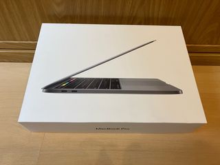 Caja Apple MacBook Pro 13”