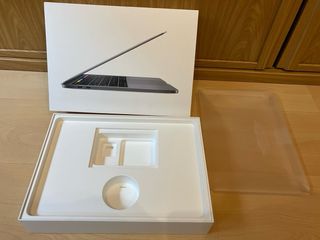 Caja Apple MacBook Pro 13”