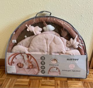Manta de actividades Natou para bebé