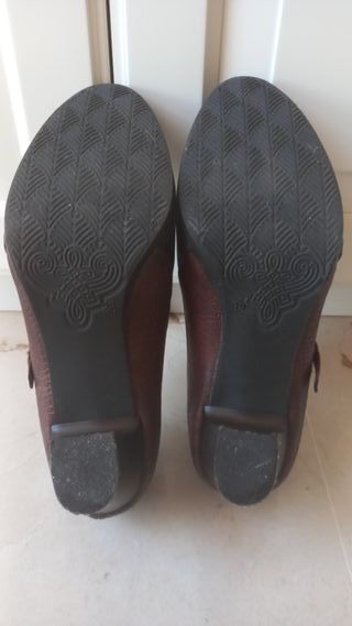 Zapato botín tacón marrón
