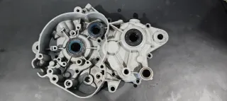 Carter con eje de balances motor Derbi Senda gpr