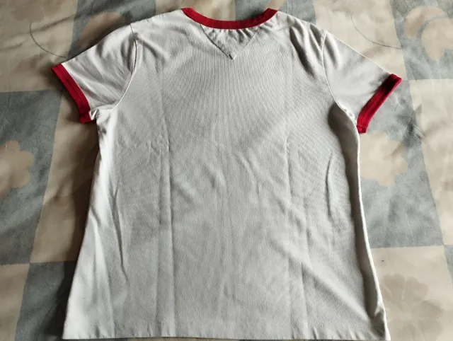 Camiseta Tommy Jeans Corazón Talla M