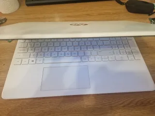 HP i7 generación 12  Intel Iris Blanco