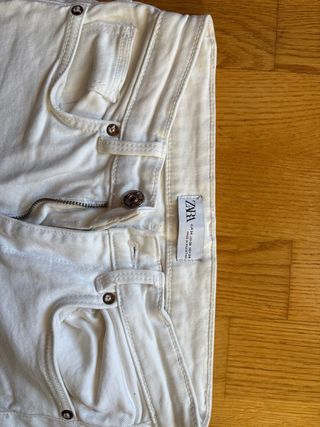 Pantalón vaquero Zara blanco talla 34