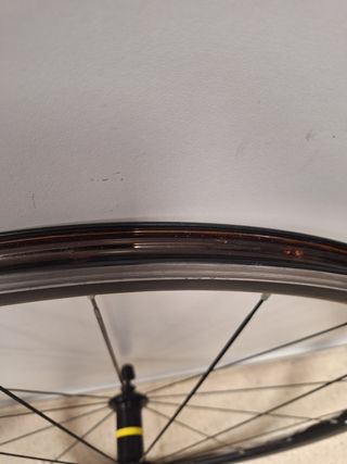 Rueda Mavic Cosmic Elite UST Tubeless Delantera