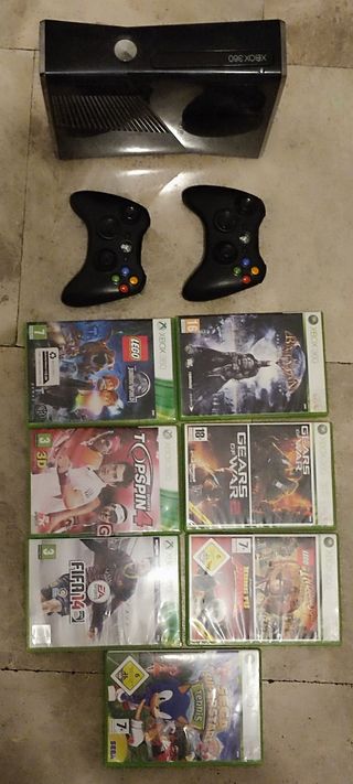Consola Xbox 360 Negra + 2 Mandos + Juegos