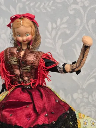 Bambole regionali antiche