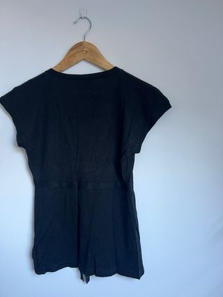 Chaleco punto negro con lazada