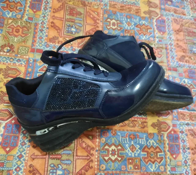 Scarpe Queen Helena blu con strass