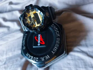 Reloj Casio G-Shock Negro y Dorado