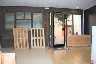 Local comercial en alquiler en Can Clota en Esplugues de Llobregat