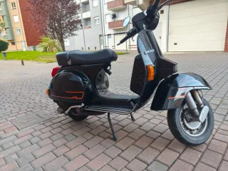 Vespa Iris 200 Negra