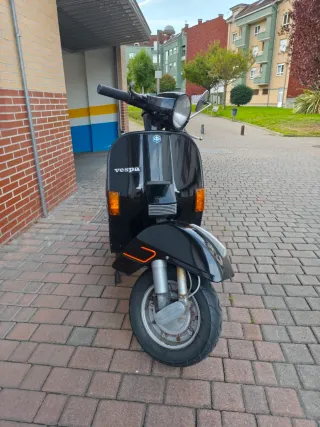 Vespa Iris 200 Negra