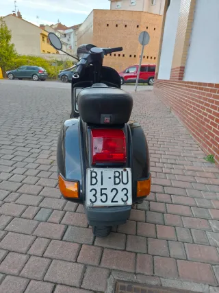 Vespa Iris 200 Negra