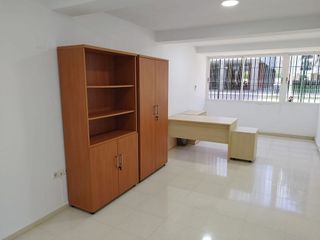 Oficina en alquiler en La Buhaira en Sevilla