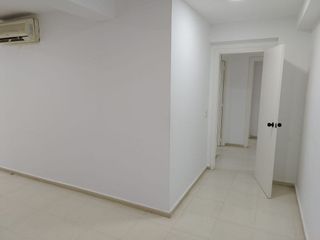 Oficina en alquiler en La Buhaira en Sevilla