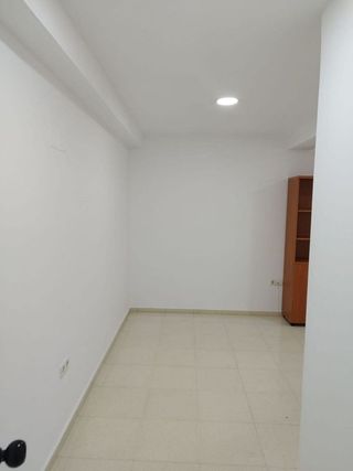 Oficina en alquiler en La Buhaira en Sevilla