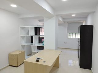 Oficina en alquiler en La Buhaira en Sevilla