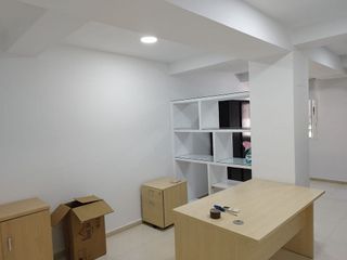 Oficina en alquiler en La Buhaira en Sevilla