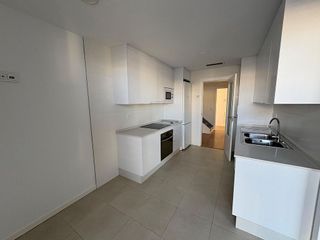 Piso en alquiler en Poniente-Norte - Miralbaida - Parque Azahara en Córdoba
