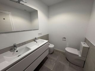 Piso en alquiler en Poniente-Norte - Miralbaida - Parque Azahara en Córdoba
