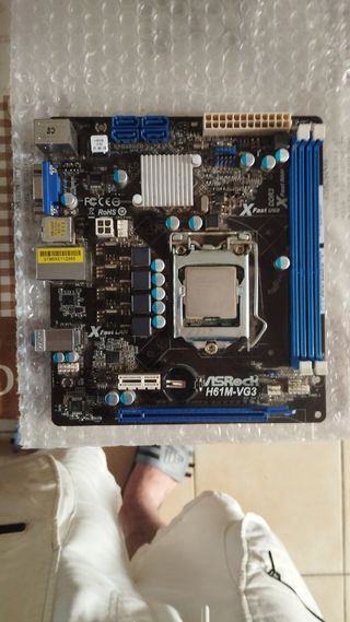 Placa Base ASRock H61M-VG3,funciona perfectamente.