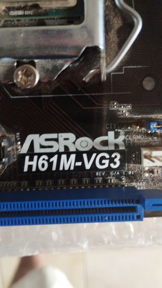 Placa Base ASRock H61M-VG3,funciona perfectamente.