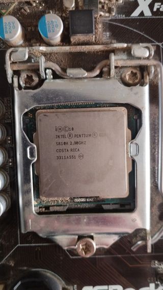 Placa Base ASRock H61M-VG3,funciona perfectamente.