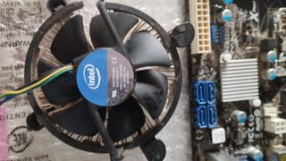 Placa Base ASRock H61M-VG3,funciona perfectamente.