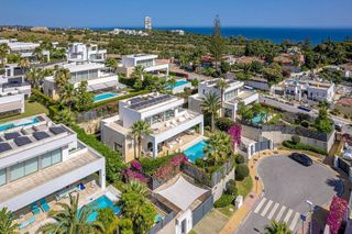 Chalet en alquiler en Río Real en Marbella