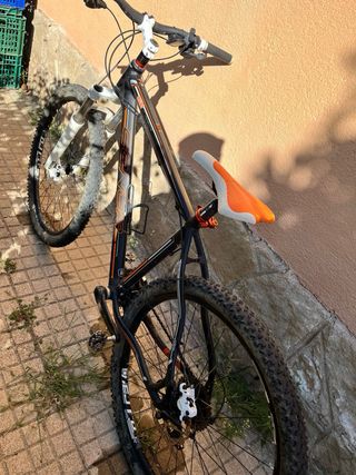 Bicicleta Conor 8500 27.5
Zapatillas y casco