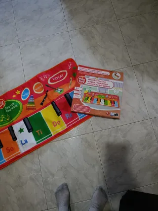 Alfombra musical Play Tive para niños.