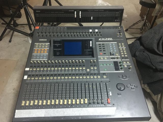 Yamaha 02R Mezclador Digital